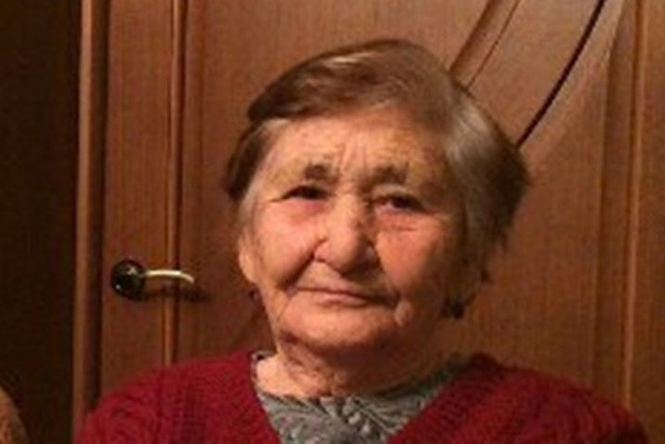 Бабушка 22 года. Фото бабушки. Хелен рут ван винкл. Бабушка с коричневыми волосами. Бабушка 22 года.