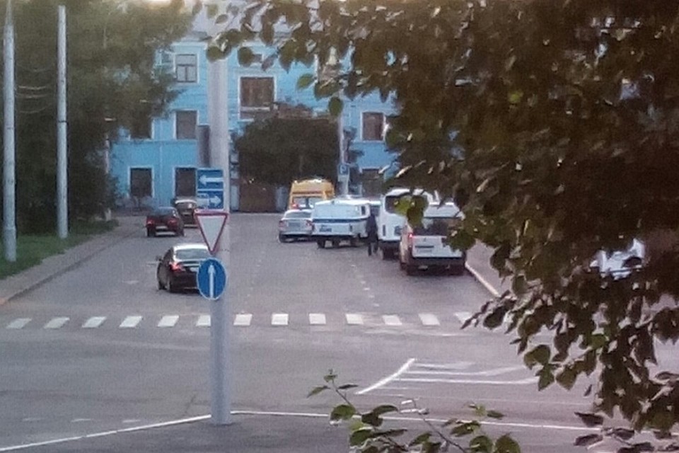 Полиция ищет таксистов после стрельбы на Комендантском проспекте - 13 июля - taxi-co.ru