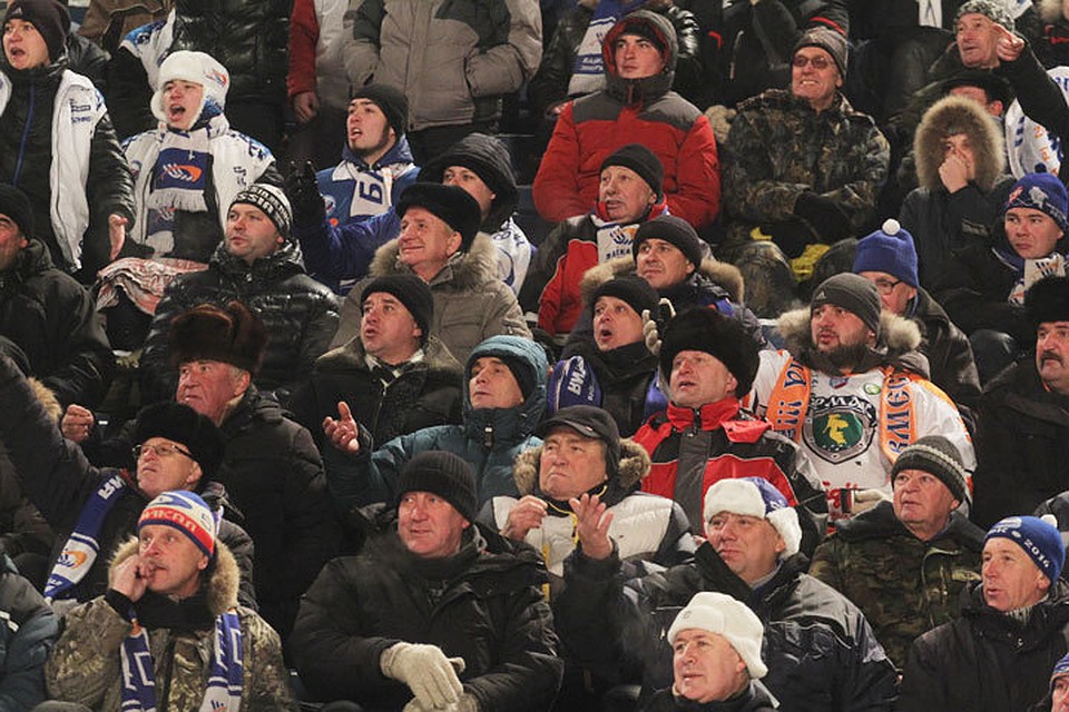 фанат байкала. хоккей иркутск. болельщики хоккейного клуба енисей хоккей с мячом. фанат байкала. байкал энергия болельщиков.